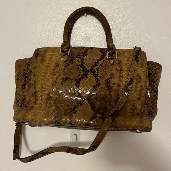 Michael Kors sneak skin handbag in wallet - Picture 6 of 8